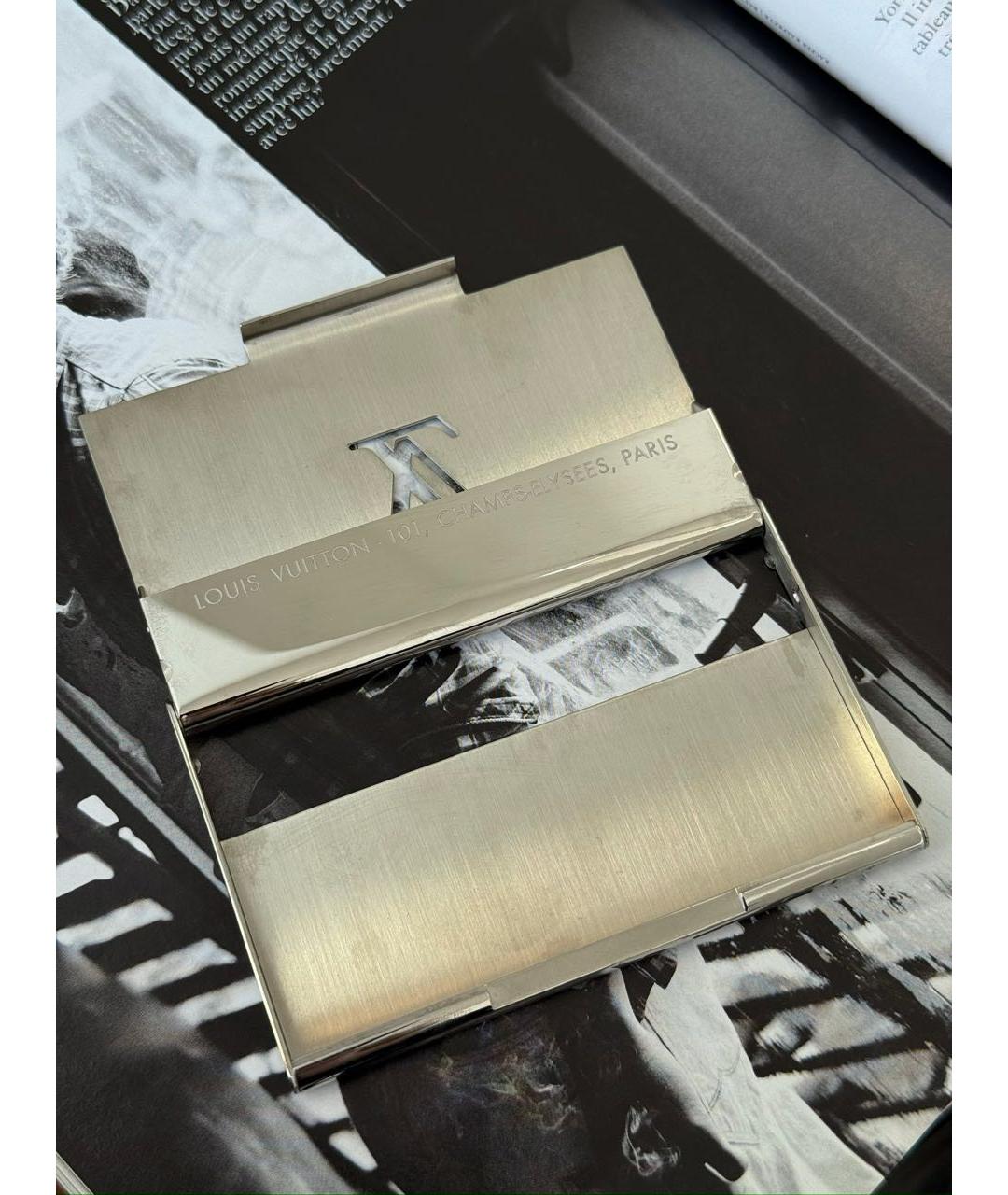 LOUIS VUITTON Серебрянный кардхолдер, фото 4