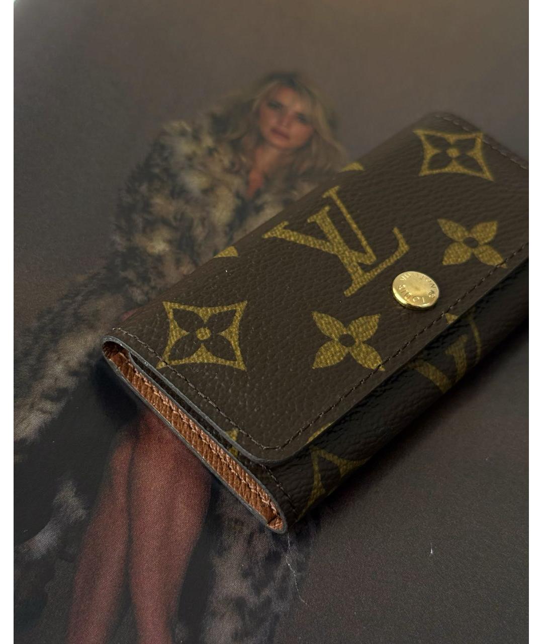 LOUIS VUITTON Коричневая ключница, фото 4
