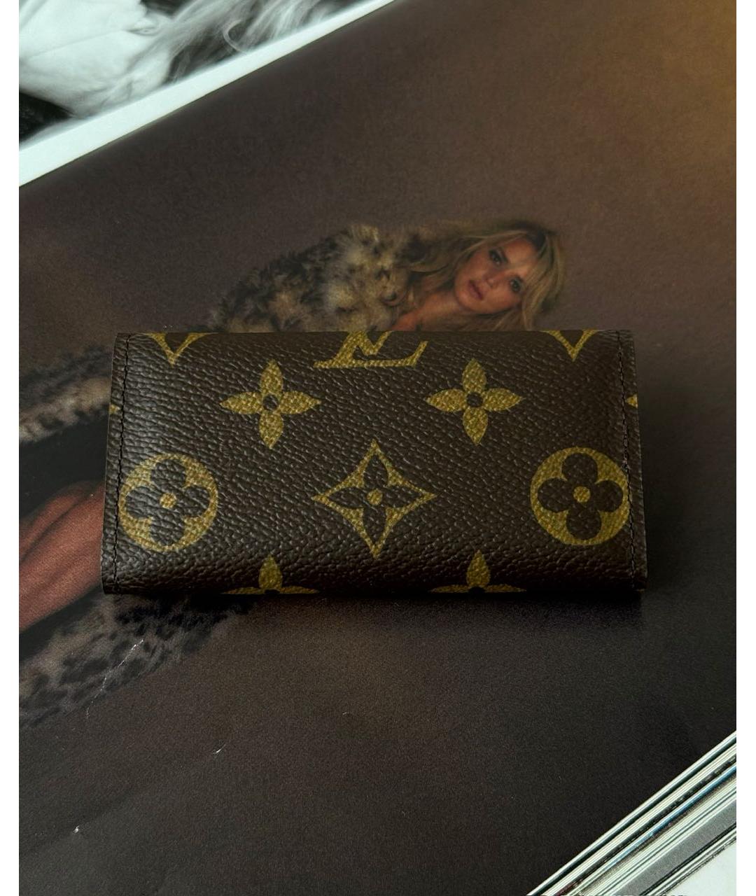 LOUIS VUITTON Коричневая ключница, фото 2