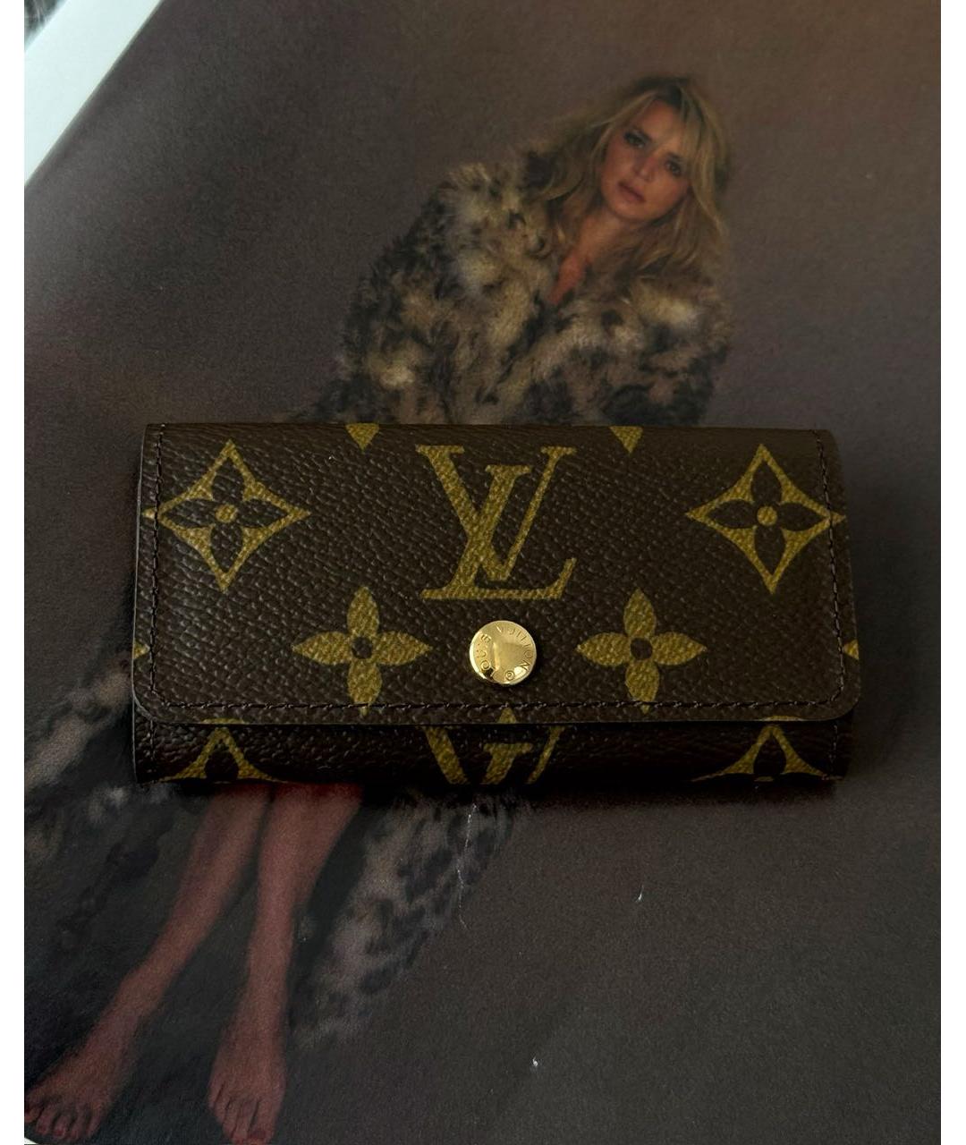 LOUIS VUITTON Коричневая ключница, фото 5