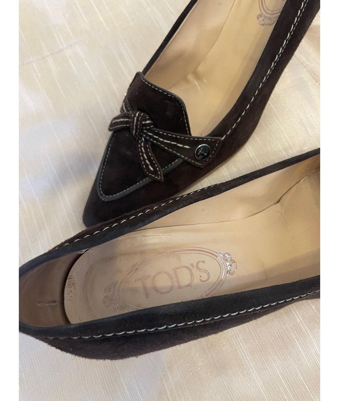 TOD'S Коричневые замшевые лодочки на низком каблуке, фото 5