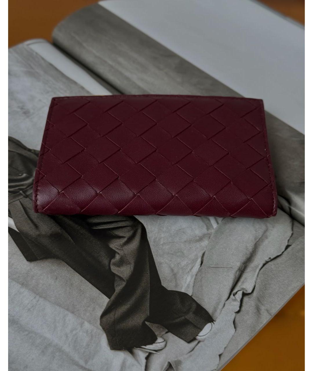 BOTTEGA VENETA Бордовый кожаный кошелек, фото 3