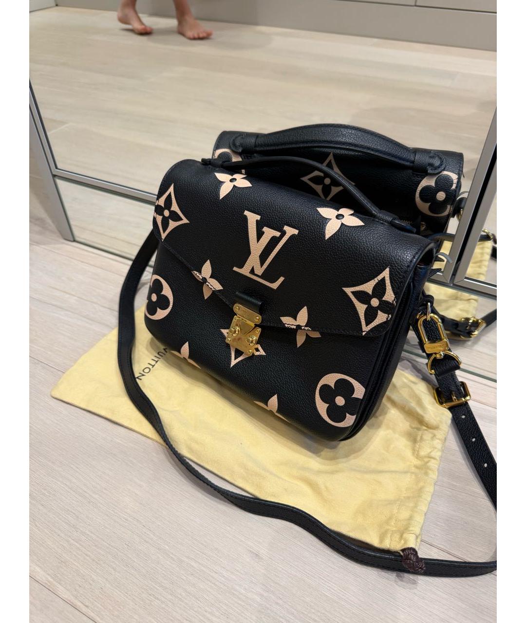 LOUIS VUITTON Черная кожаная сумка с короткими ручками, фото 8