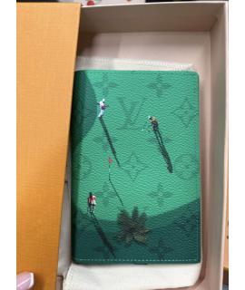 LOUIS VUITTON Обложка/футляр