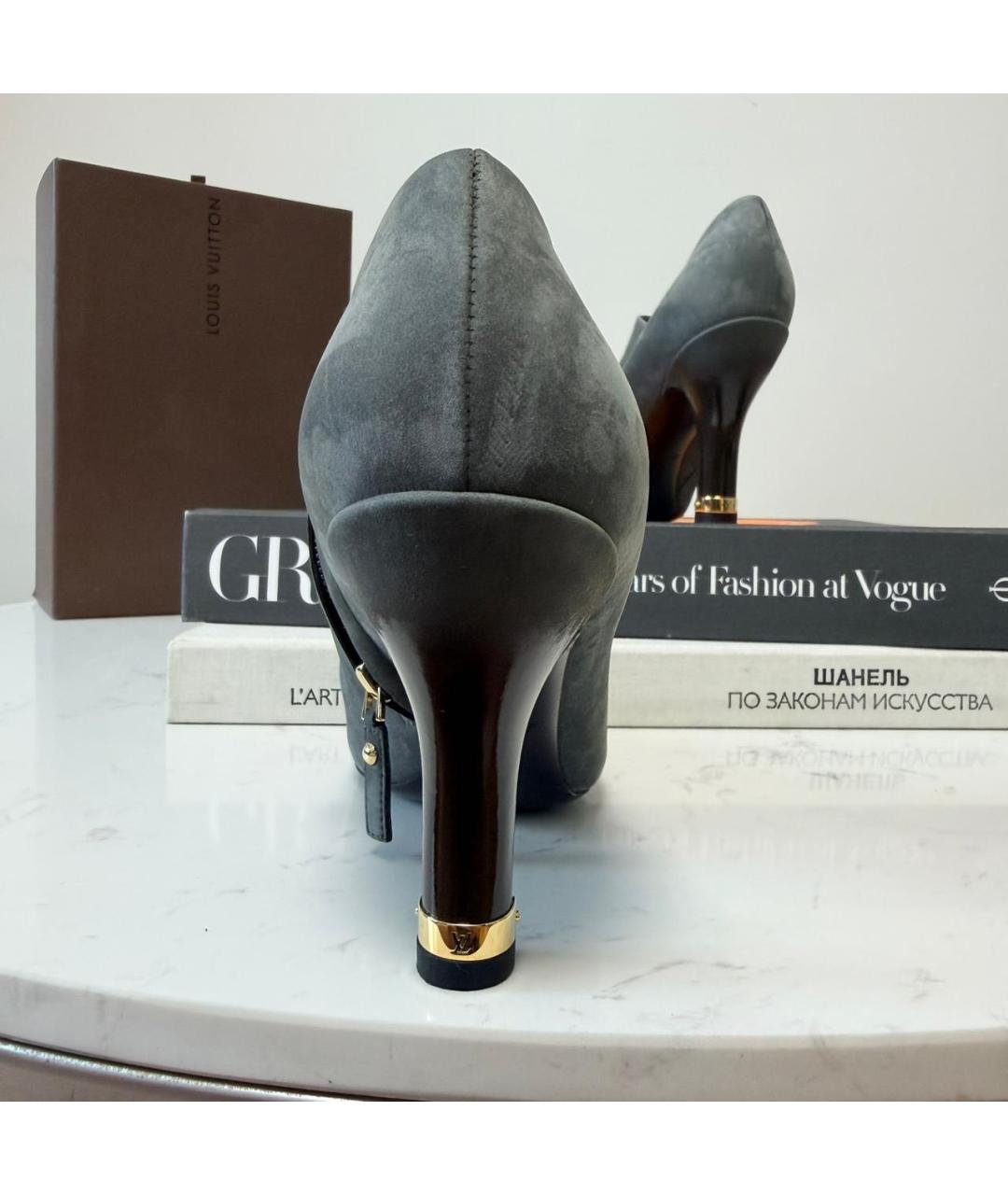 LOUIS VUITTON Серые замшевые ботильоны, фото 3