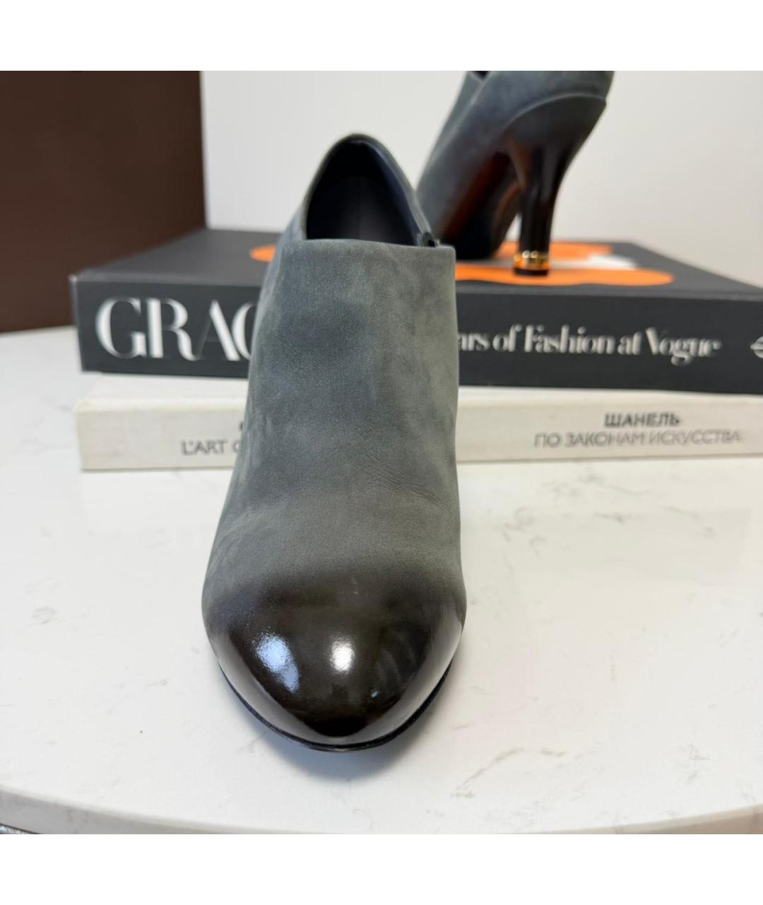 LOUIS VUITTON Серые замшевые ботильоны, фото 2