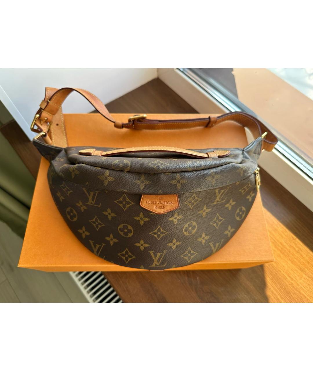 LOUIS VUITTON Коричневая кожаная поясная сумка, фото 9