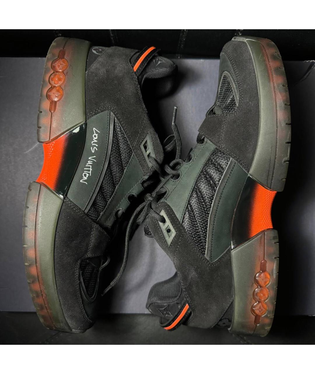 LOUIS VUITTON Черные замшевые низкие кроссовки / кеды, фото 5