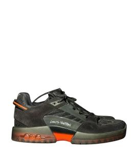LOUIS VUITTON Кроссовки