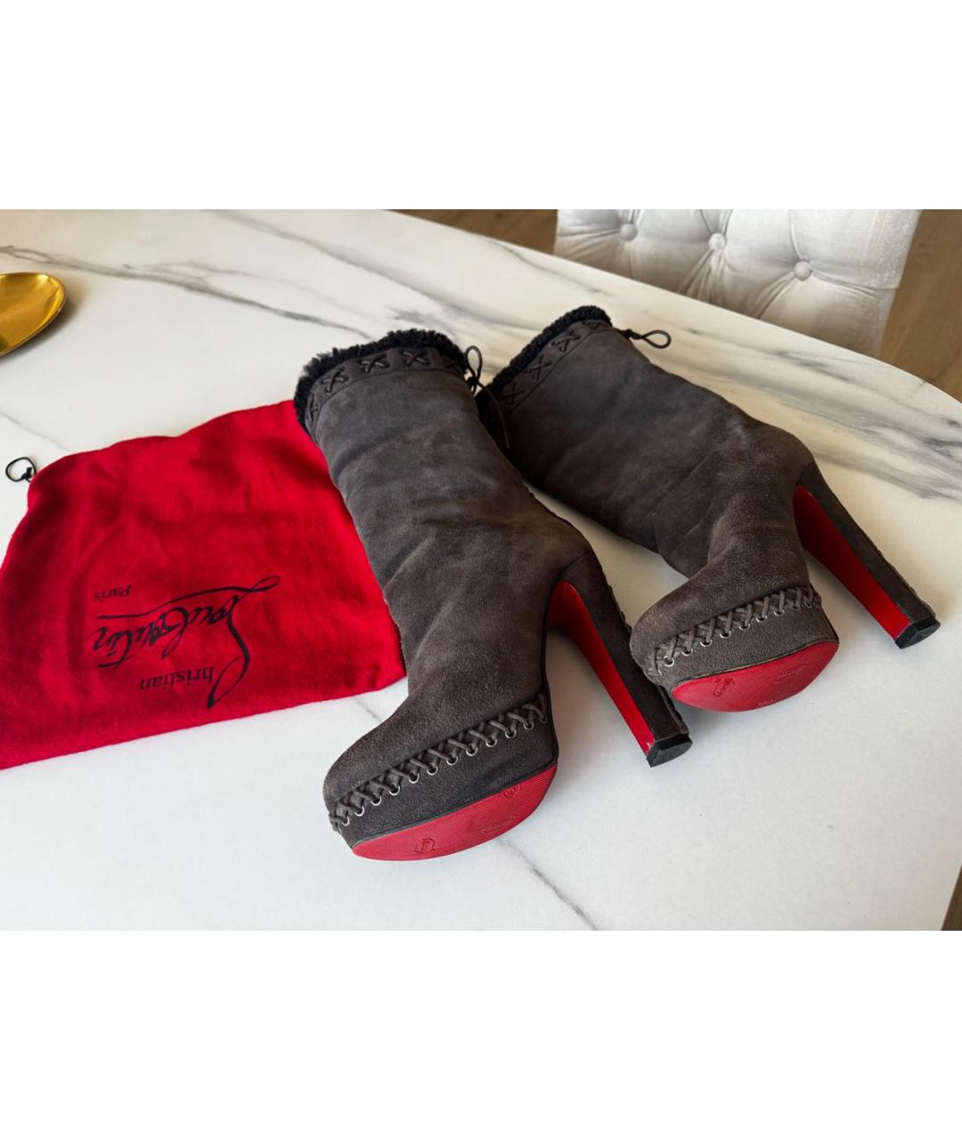 CHRISTIAN LOUBOUTIN Антрацитовые замшевые ботильоны, фото 6