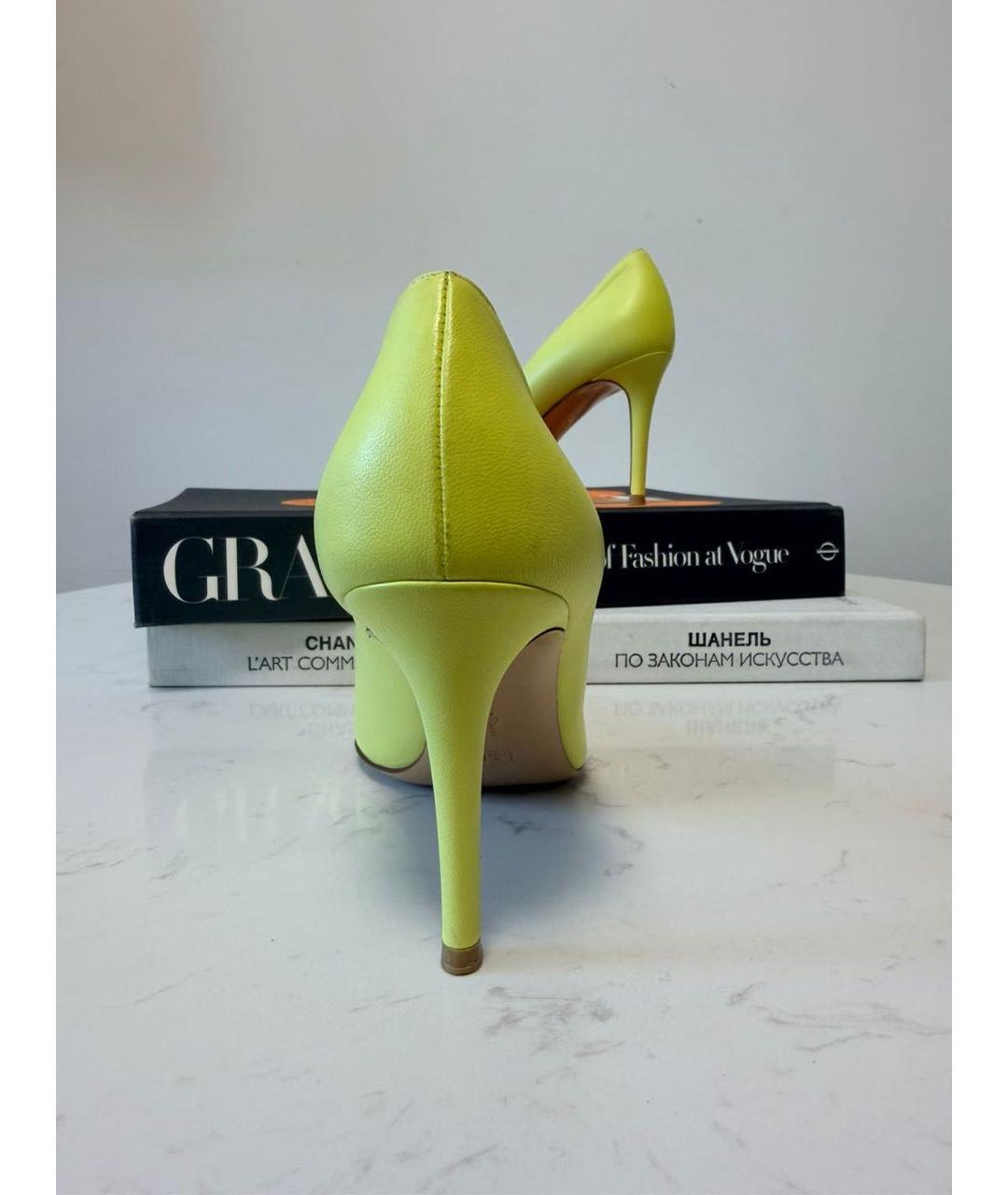 GIANVITO ROSSI Желтые лодочки на низком каблуке из лакированной кожи, фото 4