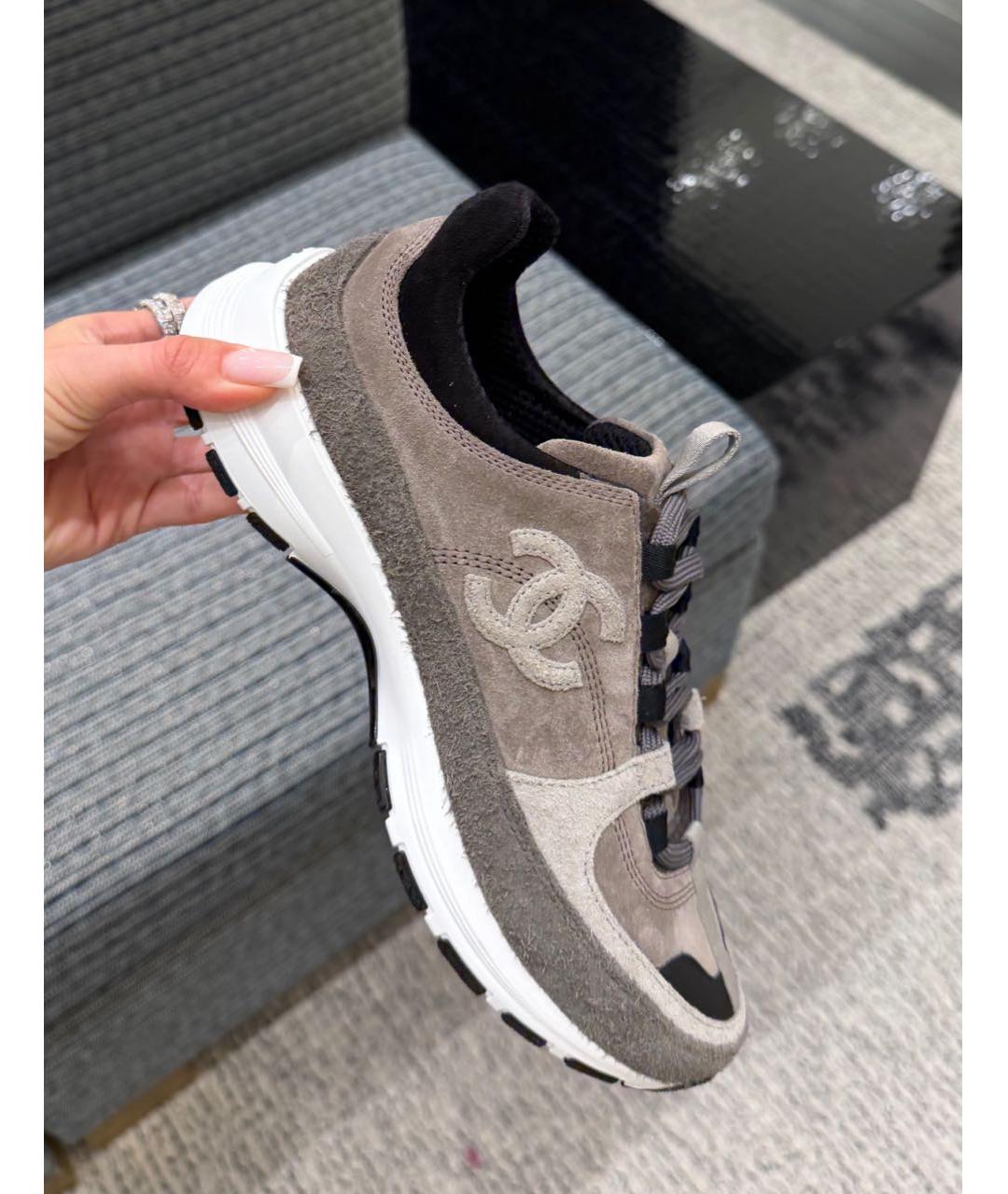 CHANEL Бежевые замшевые кроссовки, фото 3