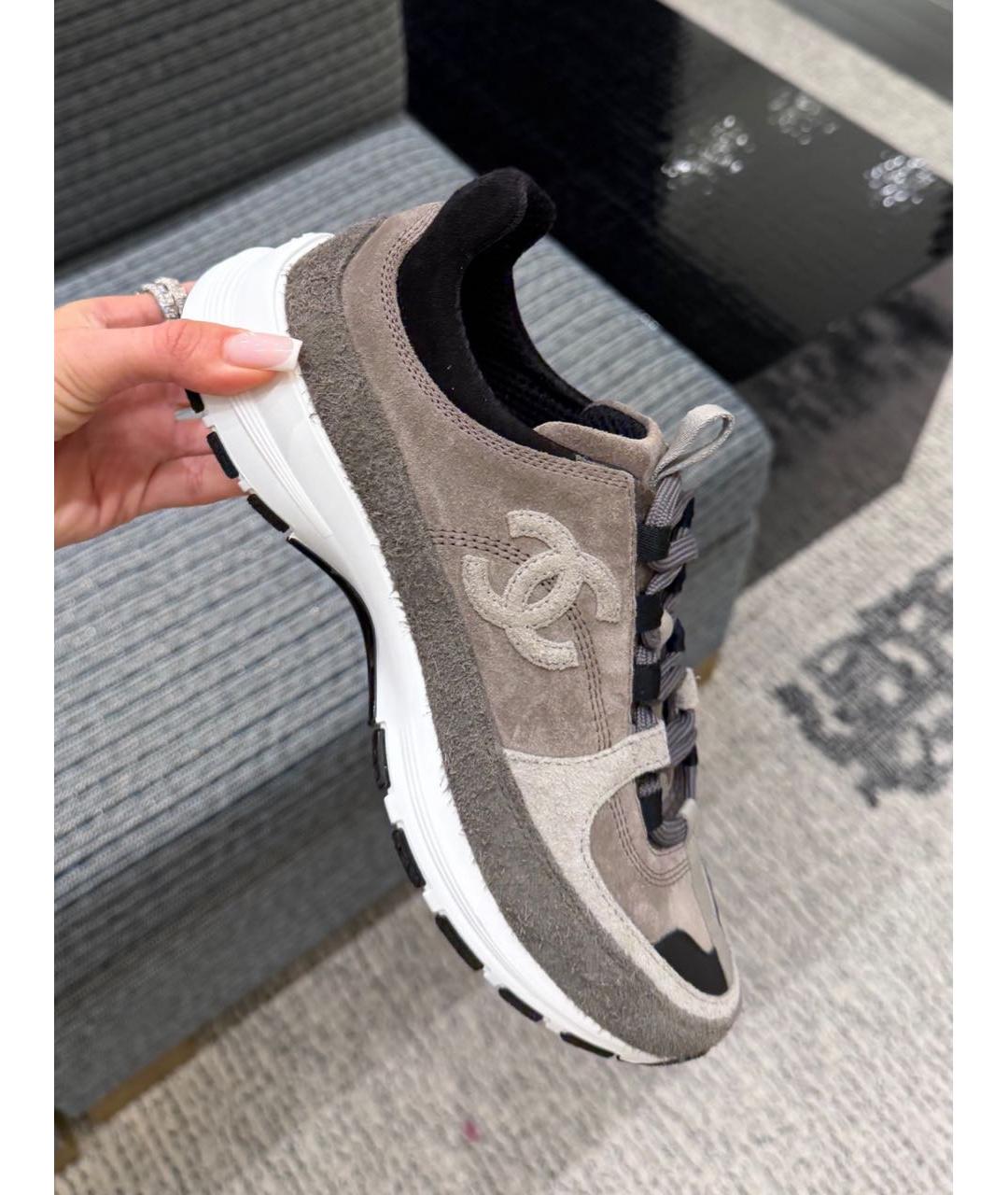 CHANEL Бежевые замшевые кроссовки, фото 4