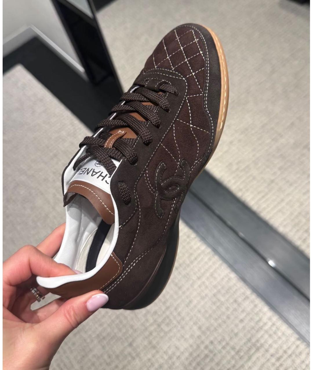 CHANEL Коричневые замшевые кеды, фото 4