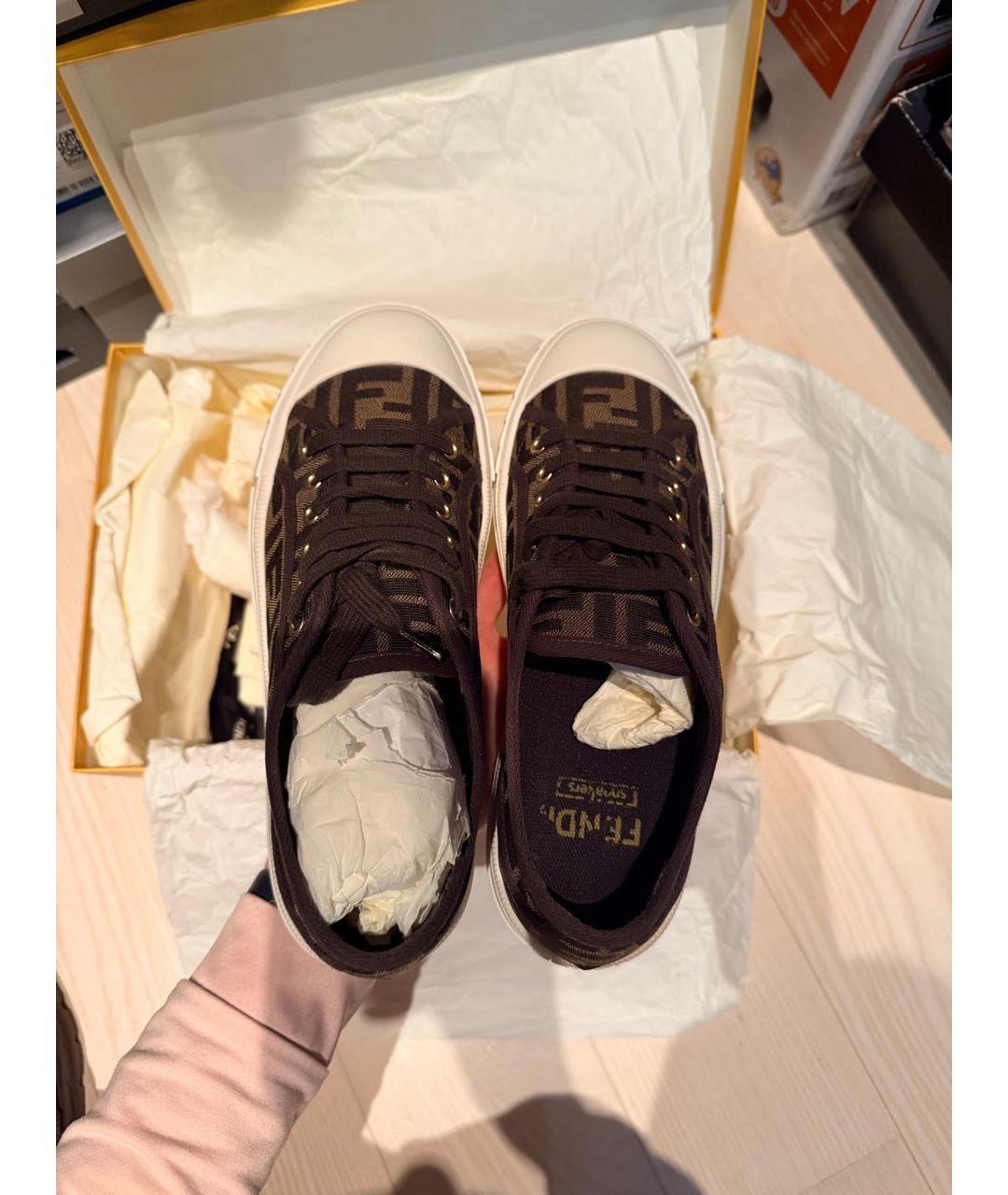 FENDI Коричневые текстильные кеды, фото 4