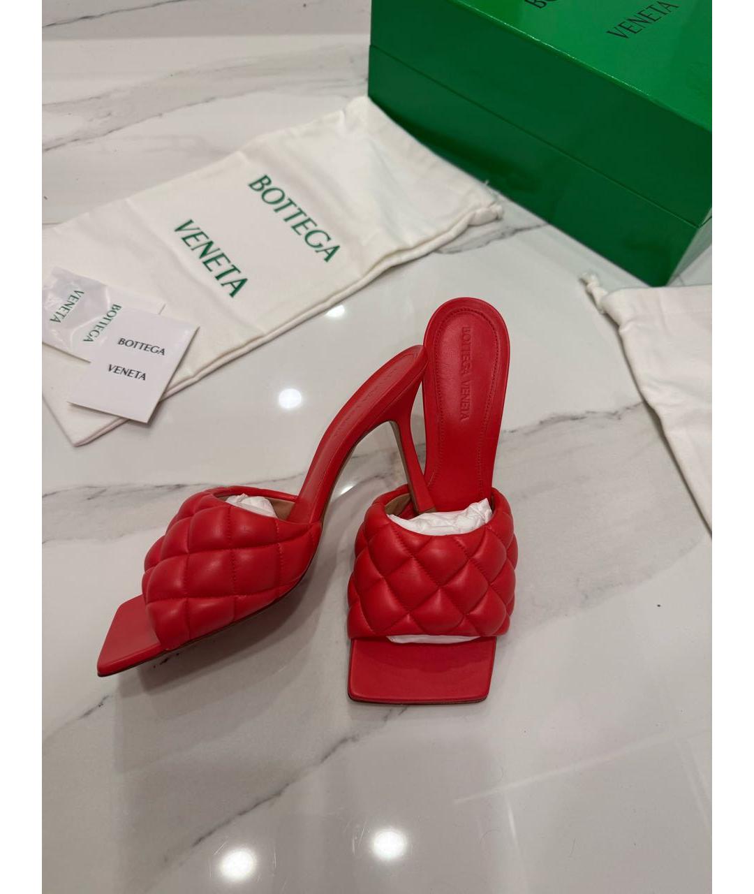 BOTTEGA VENETA Красные кожаные мюли, фото 5