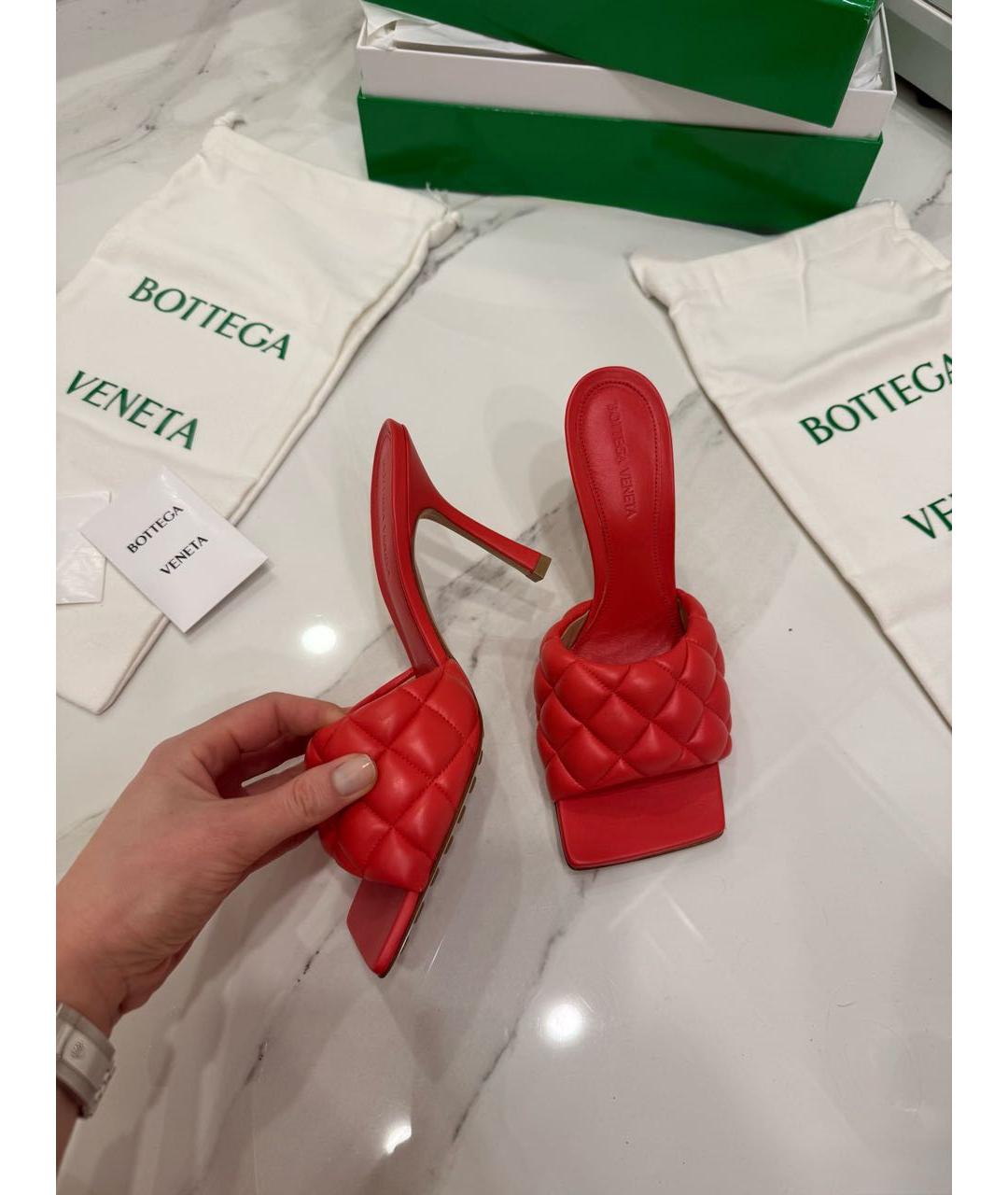 BOTTEGA VENETA Красные кожаные мюли, фото 9