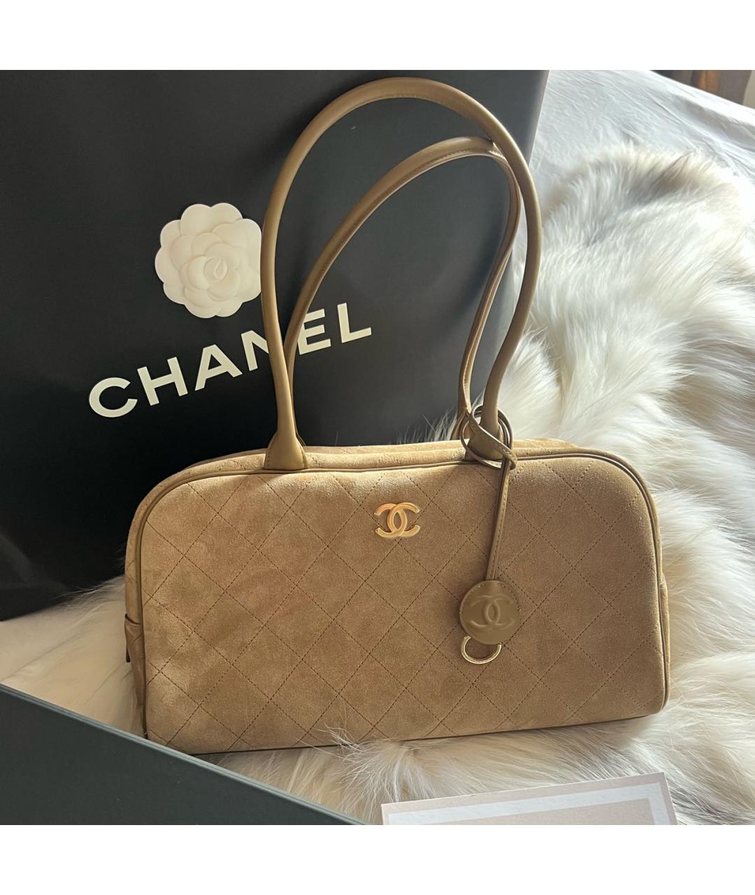 CHANEL Бежевая замшевая сумка через плечо, фото 3