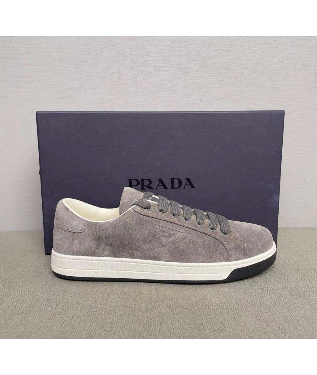 PRADA Антрацитовые замшевые низкие кроссовки / кеды, фото 2