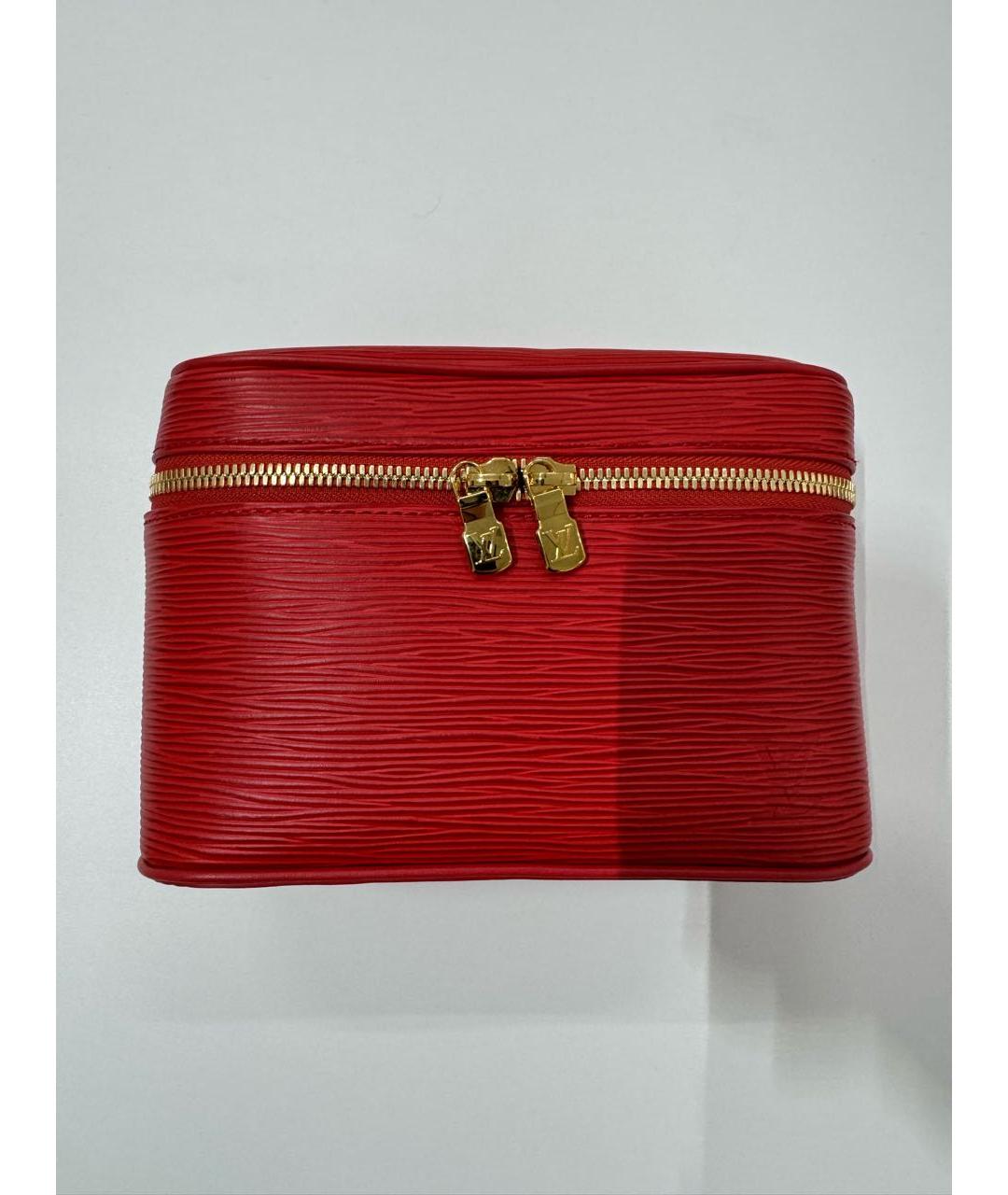 LOUIS VUITTON Красная кожаная косметичка, фото 6