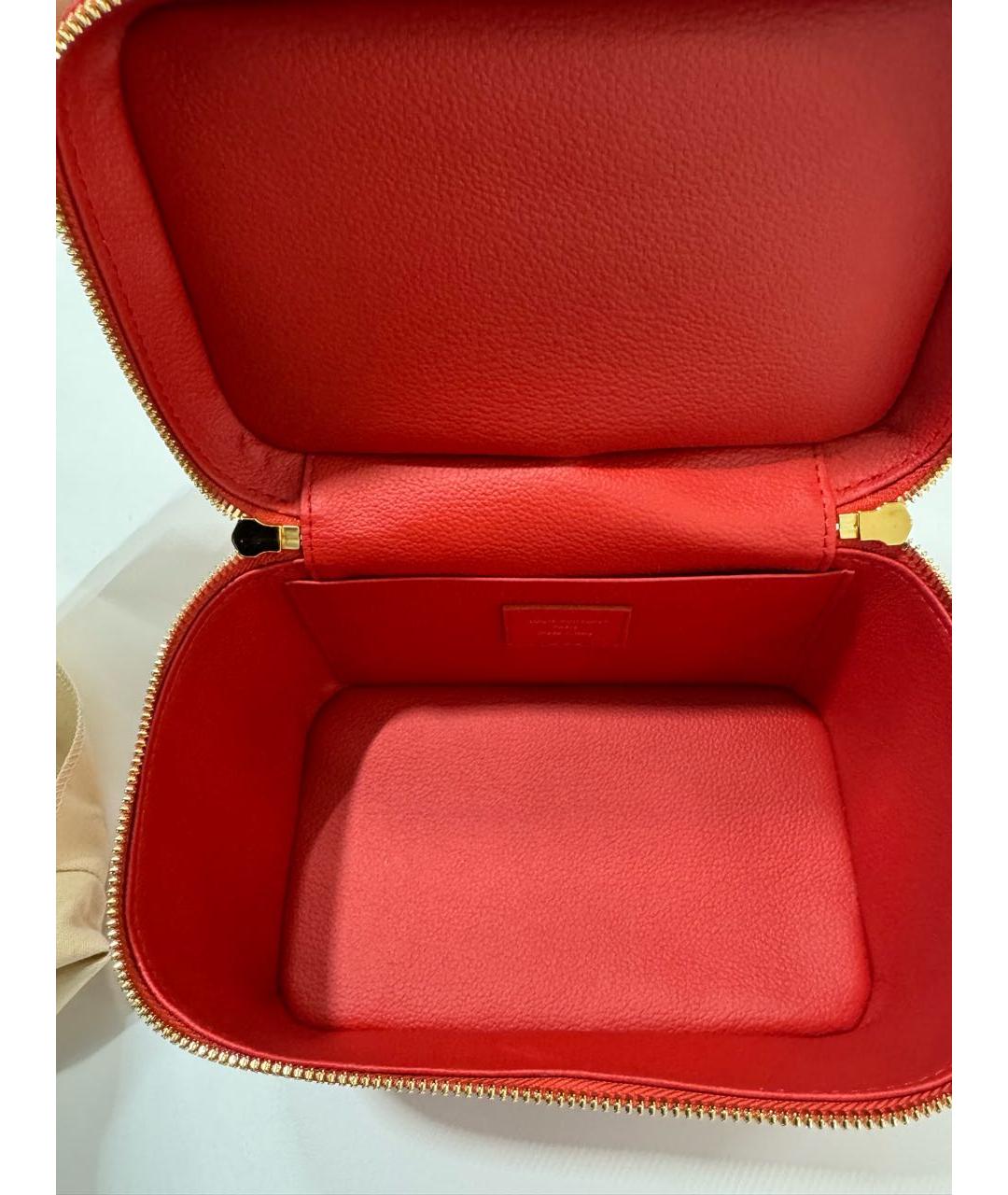 LOUIS VUITTON Красная кожаная косметичка, фото 4