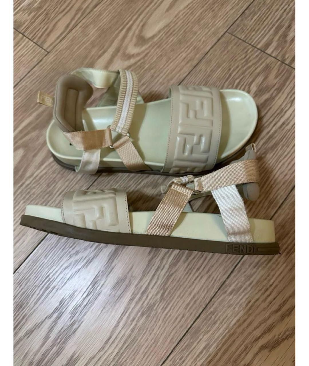 FENDI Бежевые кожаные сандалии, фото 5