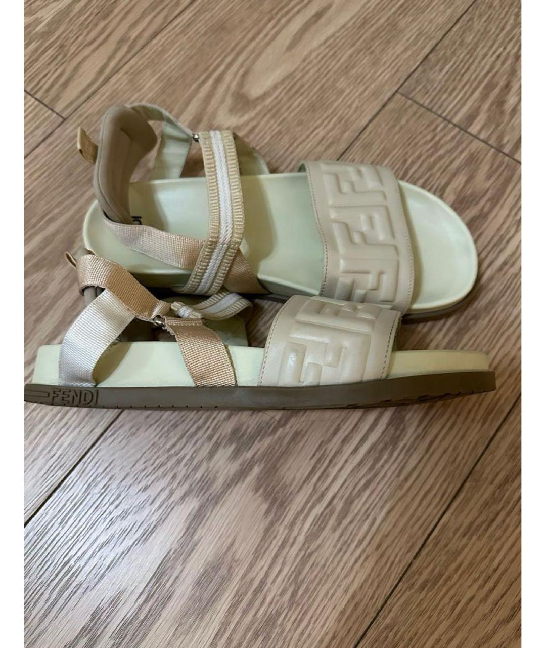FENDI Бежевые кожаные сандалии, фото 6