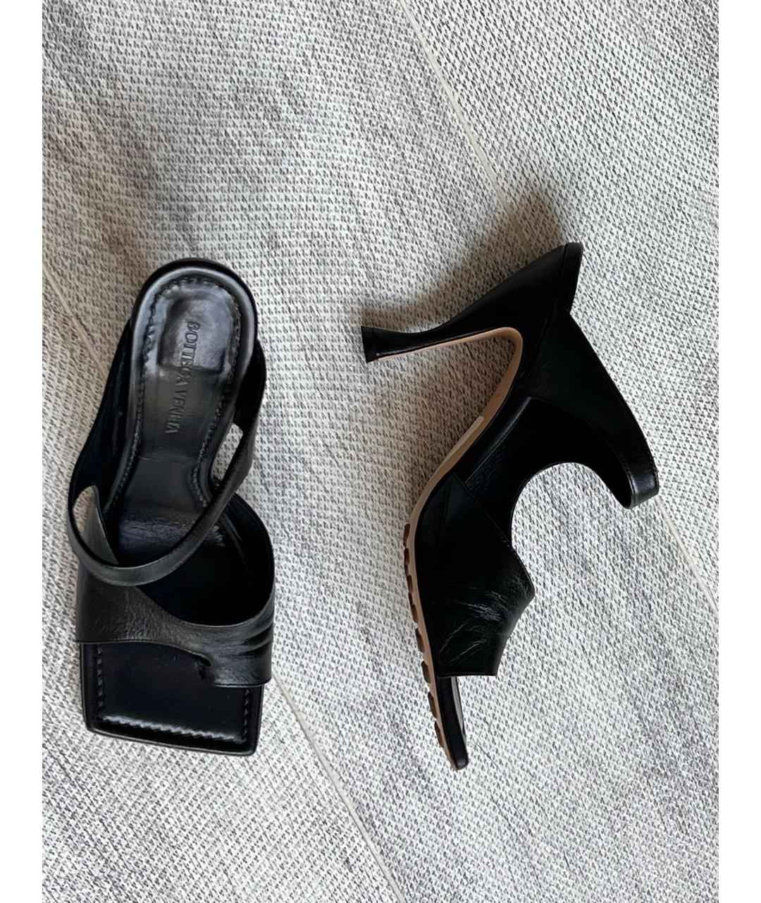 BOTTEGA VENETA Черные кожаные мюли, фото 5