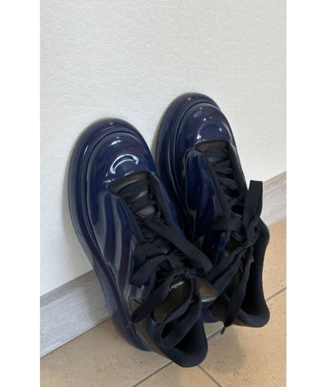 ALEXANDER MCQUEEN Темно-синие низкие кроссовки / кеды из лакированной кожи, фото 5