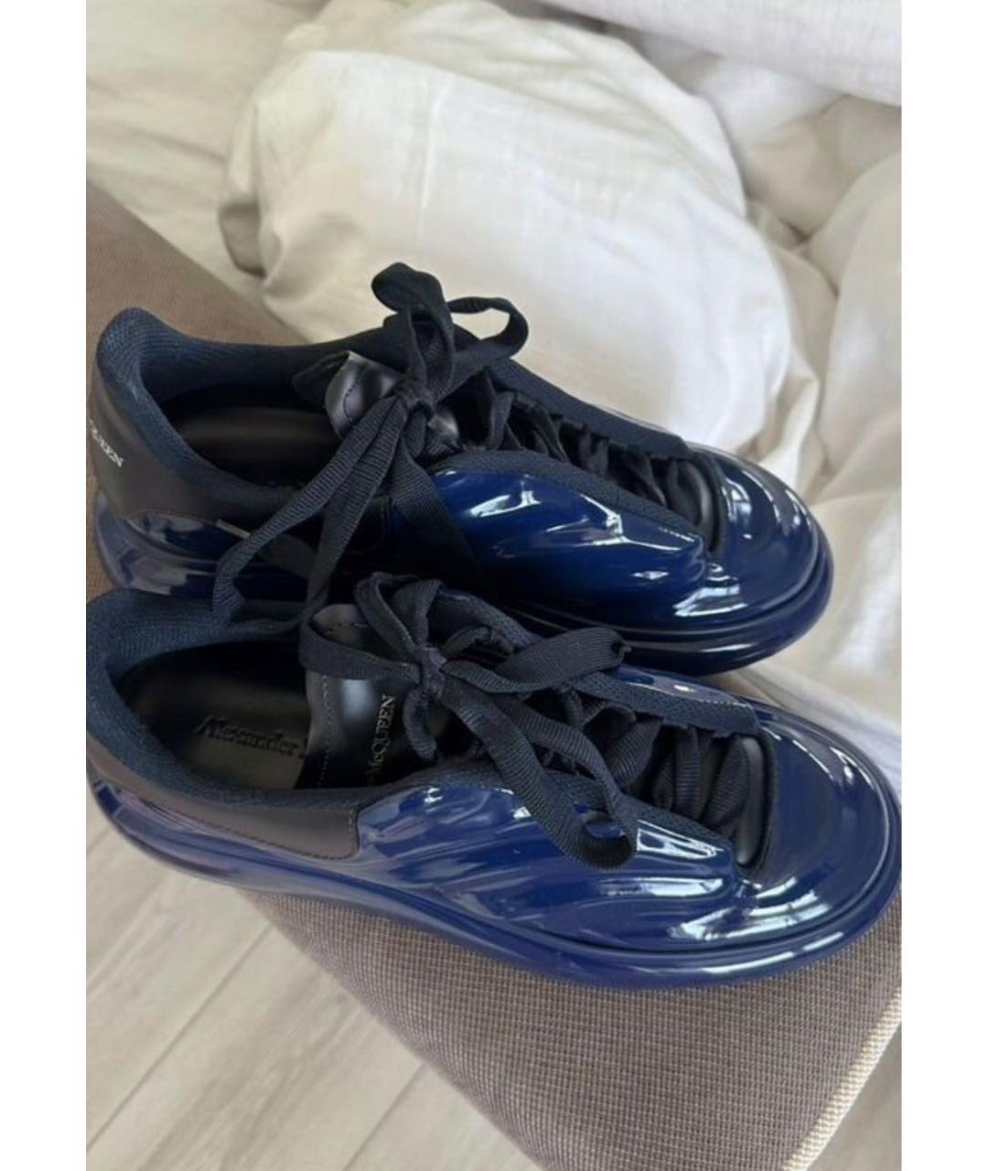 ALEXANDER MCQUEEN Темно-синие низкие кроссовки / кеды из лакированной кожи, фото 7