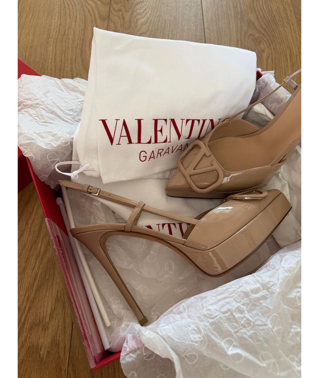 VALENTINO Бежевые туфли из лакированной кожи, фото 9