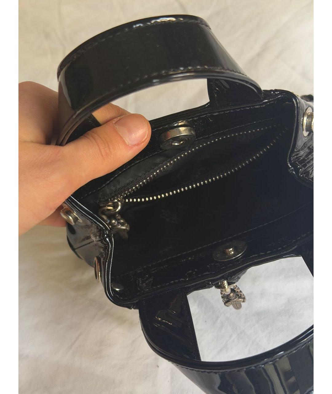 CHROME HEARTS Черная сумка с короткими ручками из лакированной кожи, фото 3
