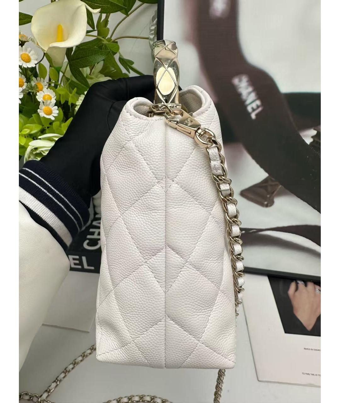 CHANEL Белая кожаная сумка с короткими ручками, фото 3