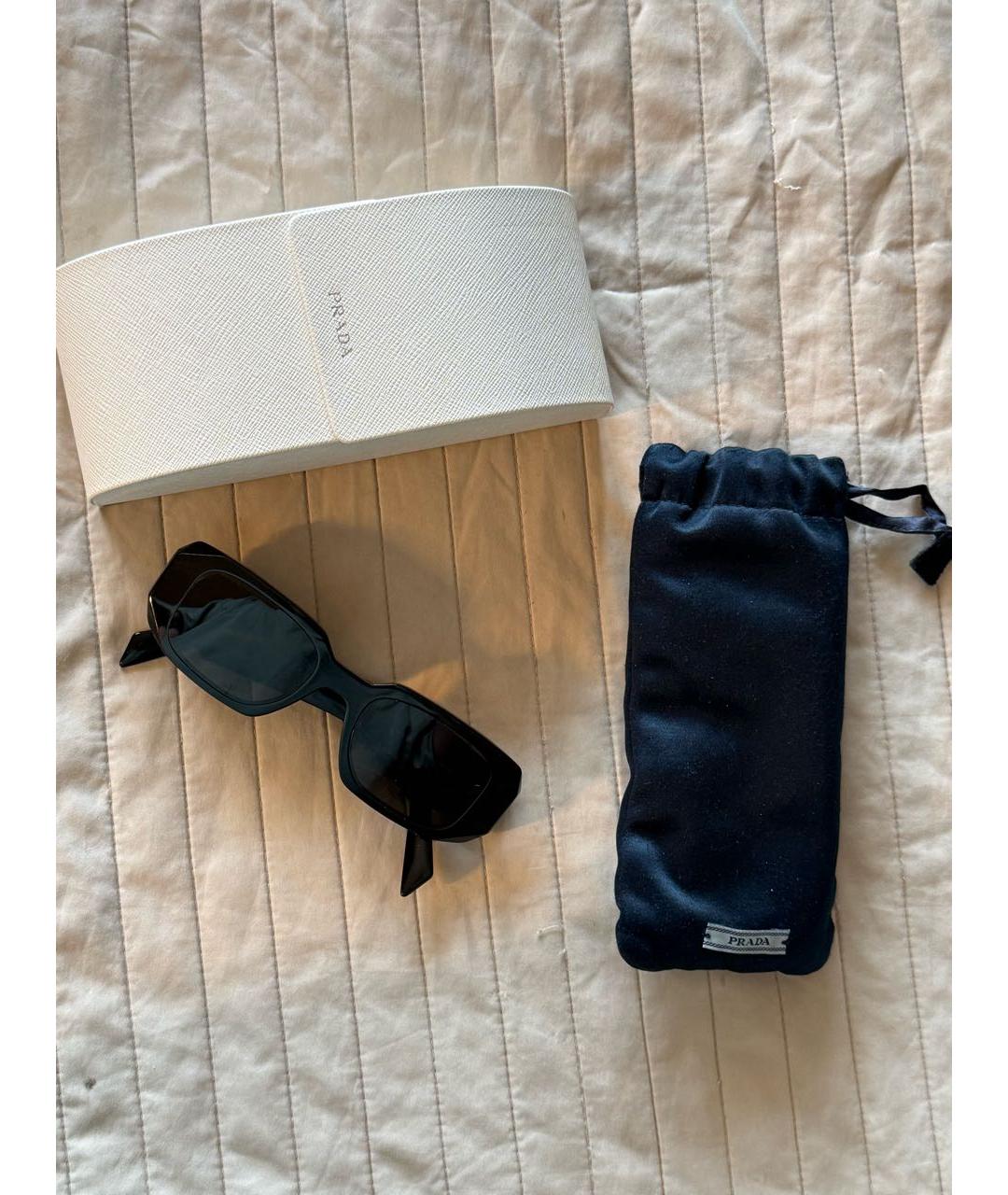 PRADA Черные пластиковые солнцезащитные очки, фото 4