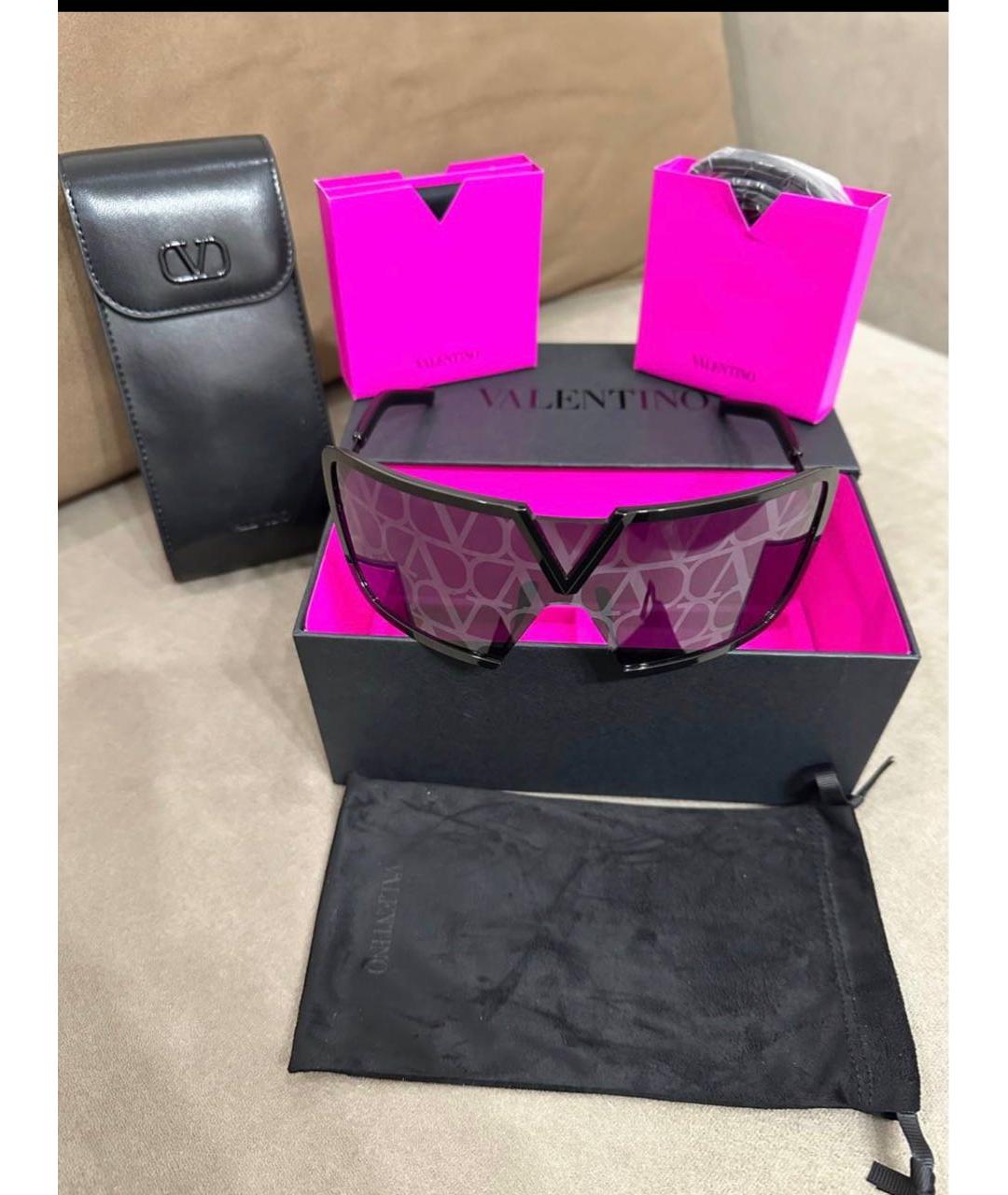 VALENTINO Черные пластиковые солнцезащитные очки, фото 4