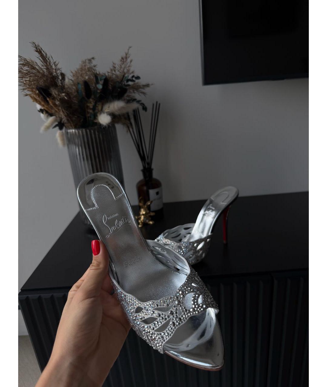 CHRISTIAN LOUBOUTIN Серебряные босоножки, фото 3