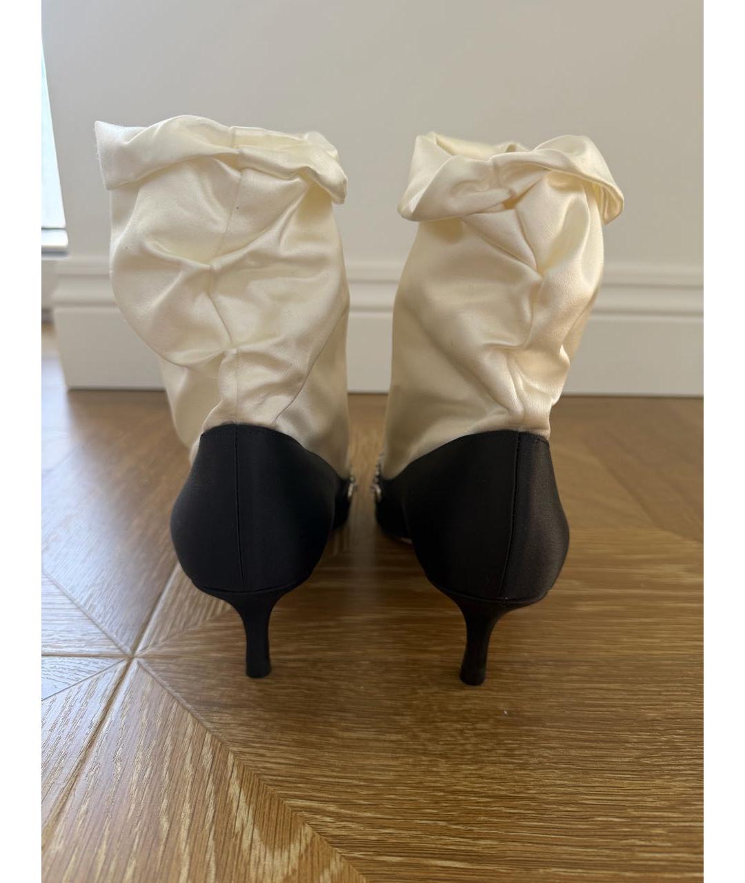 MANOLO BLAHNIK Белые текстильные ботильоны, фото 4