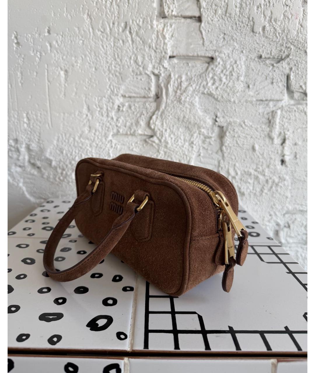 MIU MIU Коричневая замшевая сумка с короткими ручками, фото 2