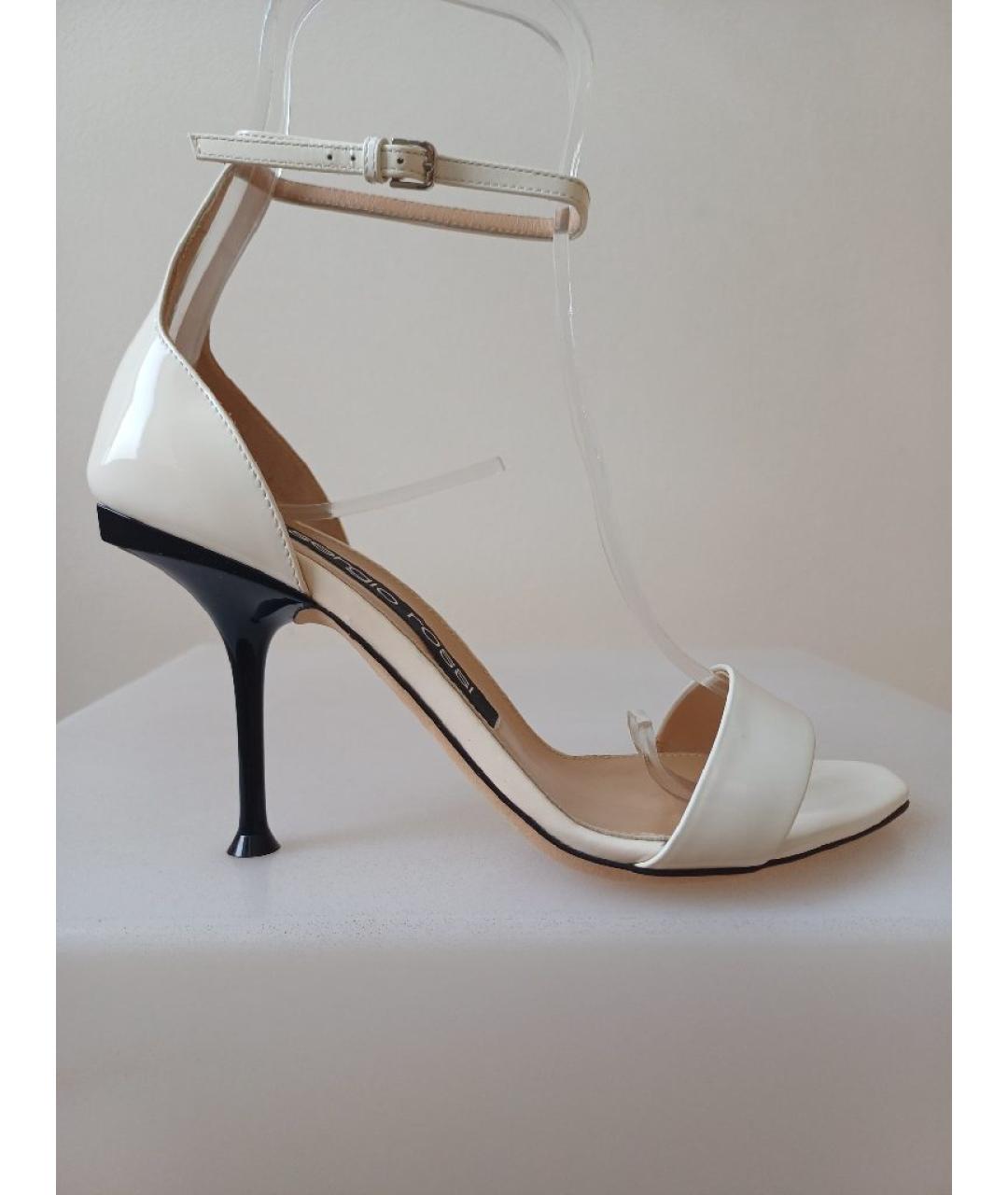 SERGIO ROSSI Белые босоножки из лакированной кожи, фото 10