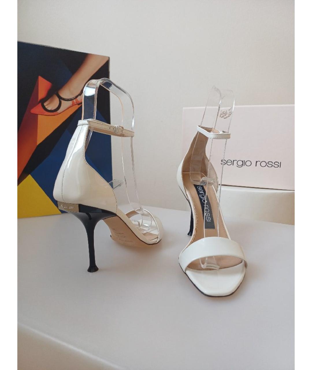 SERGIO ROSSI Белые босоножки из лакированной кожи, фото 6