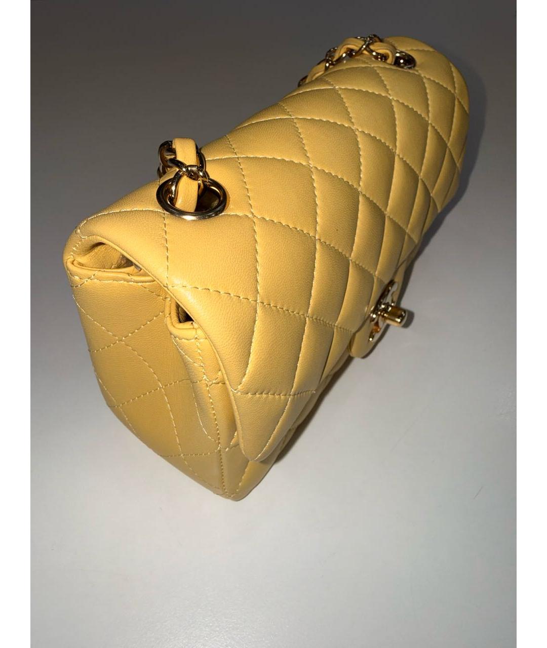 CHANEL Горчичная кожаная сумка через плечо, фото 2