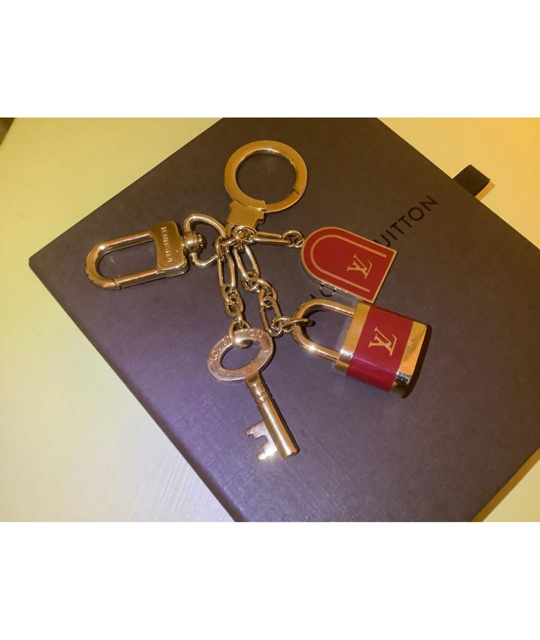 LOUIS VUITTON Красный брелок, фото 2