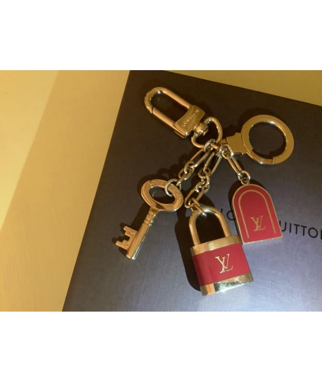 LOUIS VUITTON Красный брелок, фото 5
