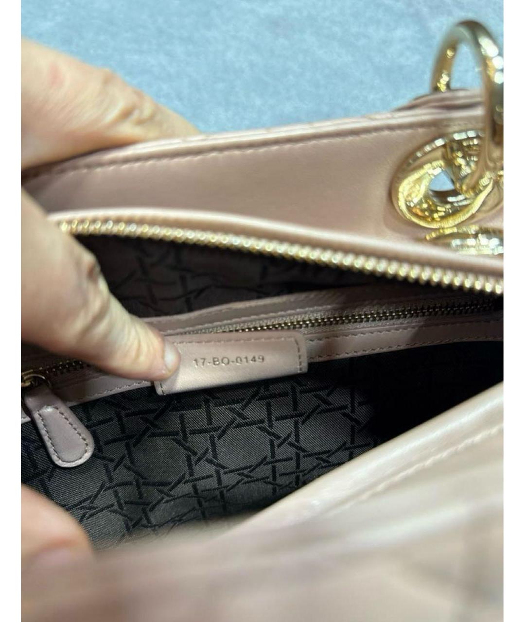 CHRISTIAN DIOR Бежевая кожаная сумка с короткими ручками, фото 6