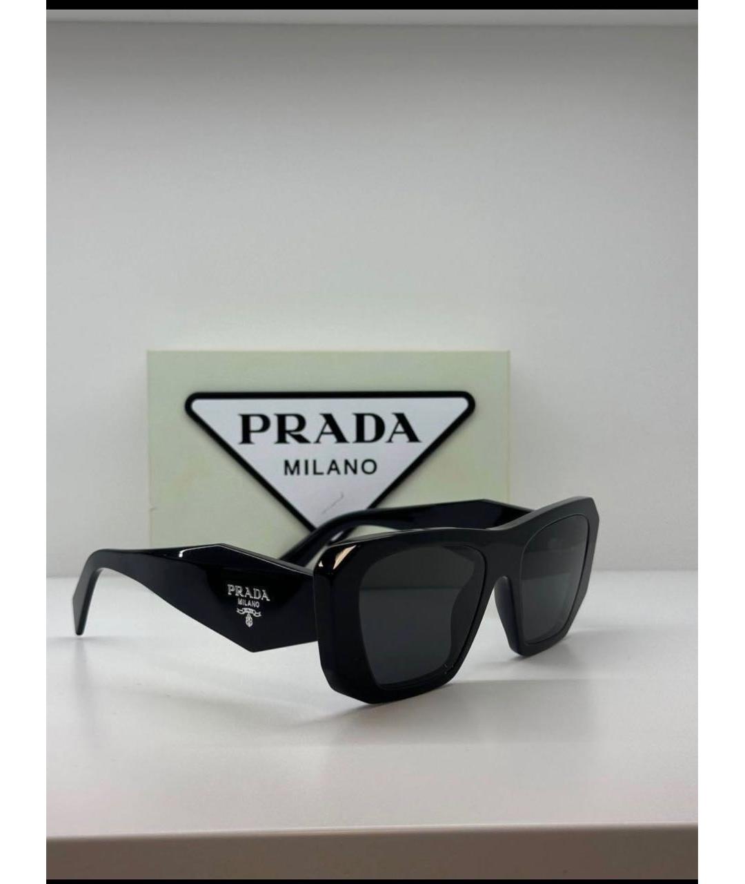 PRADA Черные пластиковые солнцезащитные очки, фото 2