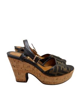 FENDI Босоножки