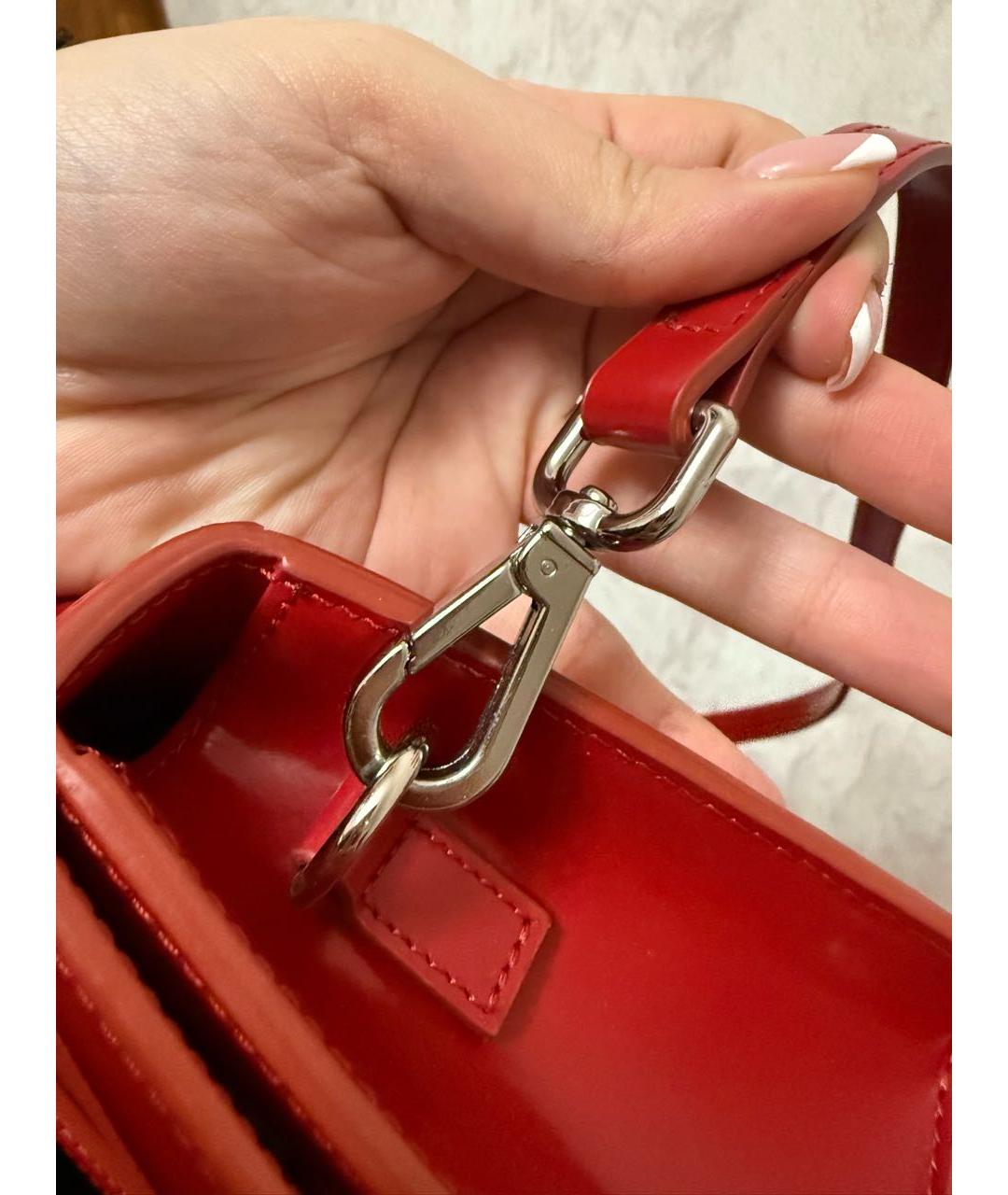 JACQUEMUS Красная сумка с короткими ручками из лакированной кожи, фото 5