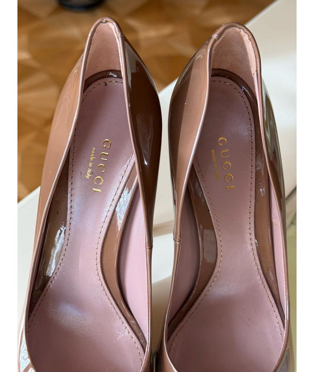 GUCCI Бежевые туфли из лакированной кожи, фото 3