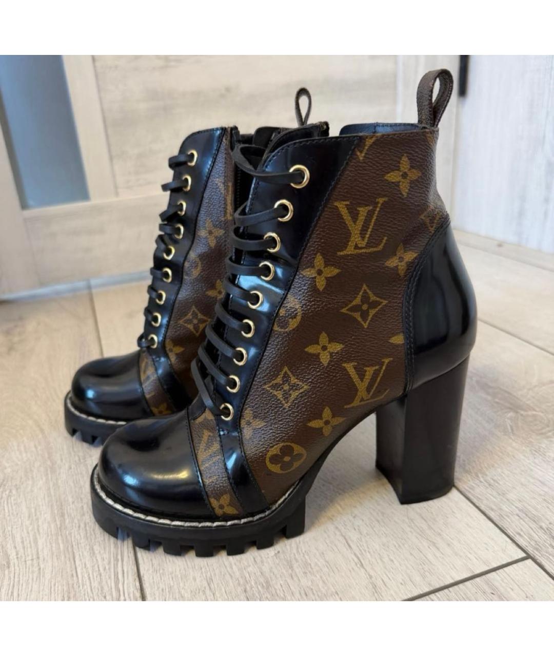 LOUIS VUITTON Коричневые ботильоны из лакированной кожи, фото 6