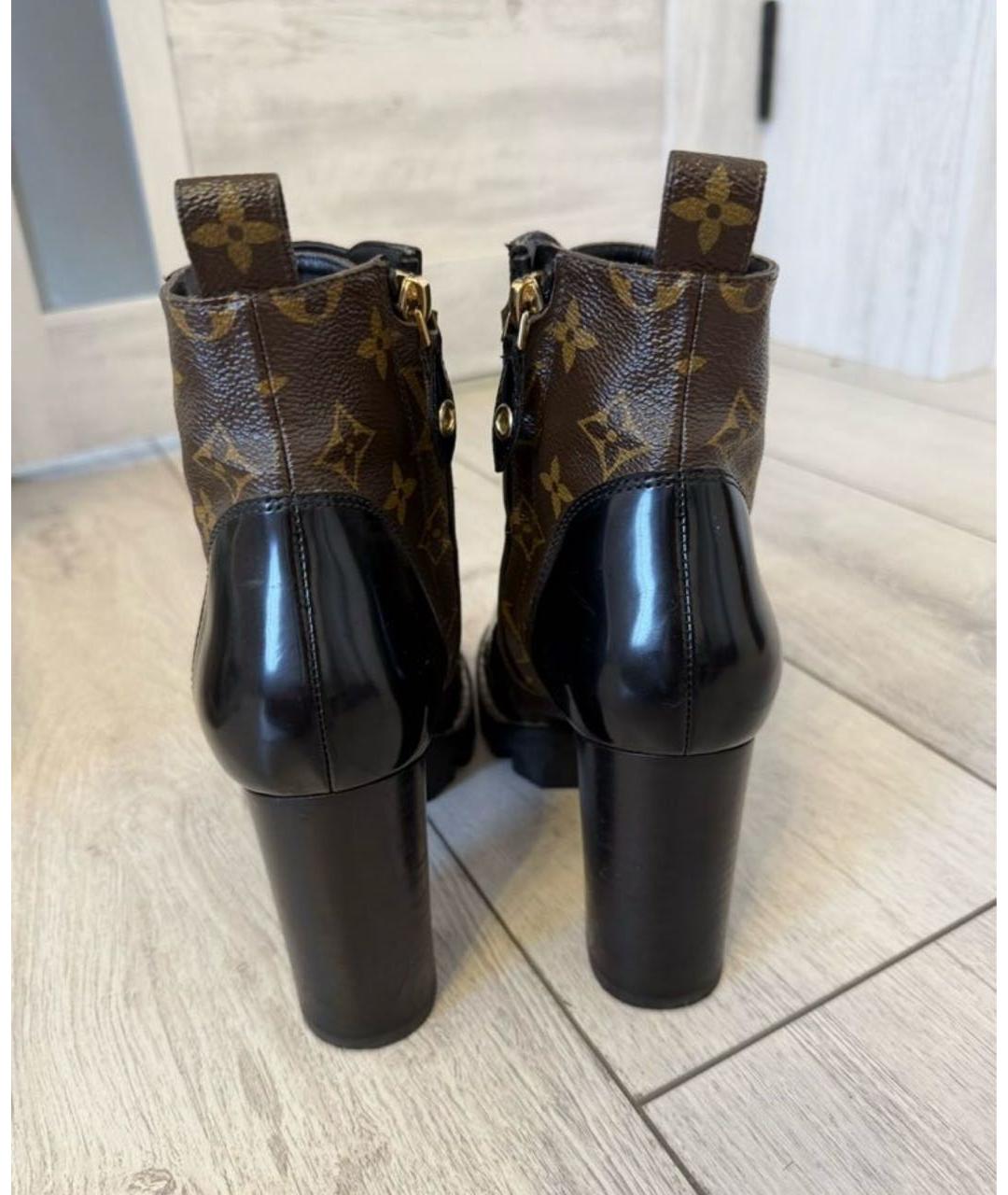 LOUIS VUITTON Коричневые ботильоны из лакированной кожи, фото 7